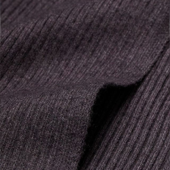 H&M Grey Fitted Skirt - Picture 2 of 5